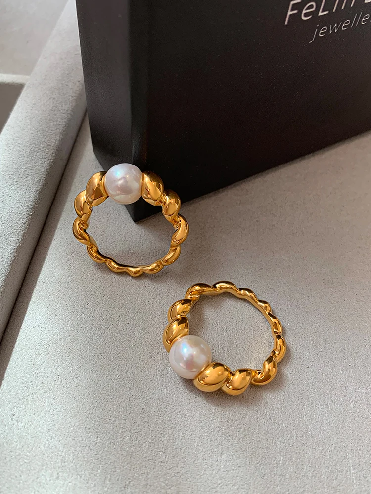 Pearl Gold Twist Index Finger Ring Gold Plated Vintage Luxury Anillos Lady Jewelry Gifts Rings
Pearl Gold Twist Index Finger Ring Gold Plated Vintage Luxury Anillos Lady Jewelry Gifts Rings