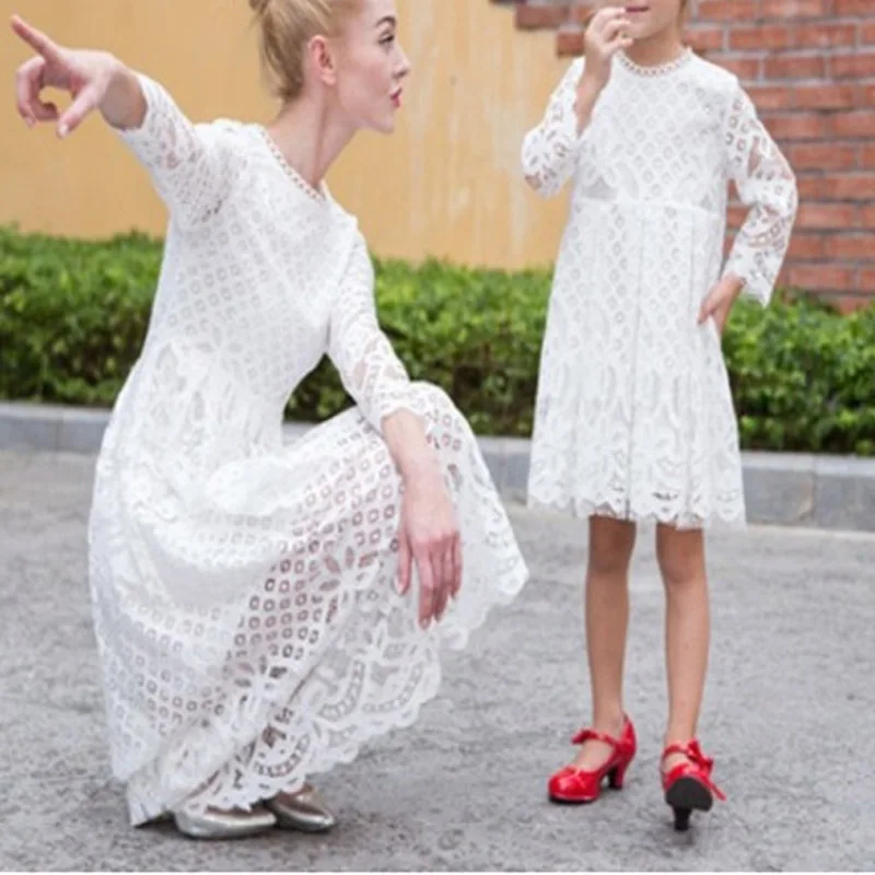 2021 New Style Hollow Out Lace Slim Fashion White Mother and Daughter Vestido Wedding Party Flower Girl Dress Parent-Child Gown
2021 New Style Hollow Out Lace Slim Fashion White Mother and Daughter Vestido Wedding Party Flower Girl Dress Parent-Child Gown