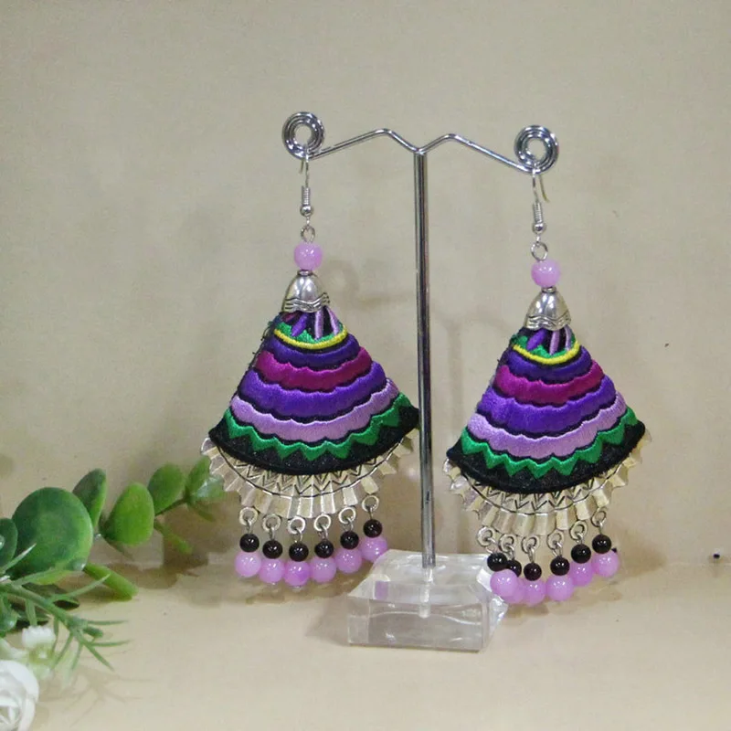 New Ethnic Style Retro Earrings Jewelry Embroidery Personalized Stage Earrings For Girlfriend Gifts Exquisite and Beautiful
New Ethnic Style Retro Earrings Jewelry Embroidery Personalized Stage Earrings For Girlfriend Gifts Exquisite and Beautiful