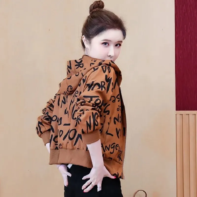 Letter Print Short Jackets 2022 New Women's Coat Spring Autumn Hooded Collar Long Sleeve Zipper Casual Outwear Female Tops Trend
Letter Print Short Jackets 2022 New Women's Coat Spring Autumn Hooded Collar Long Sleeve Zipper Casual Outwear Female Tops Trend