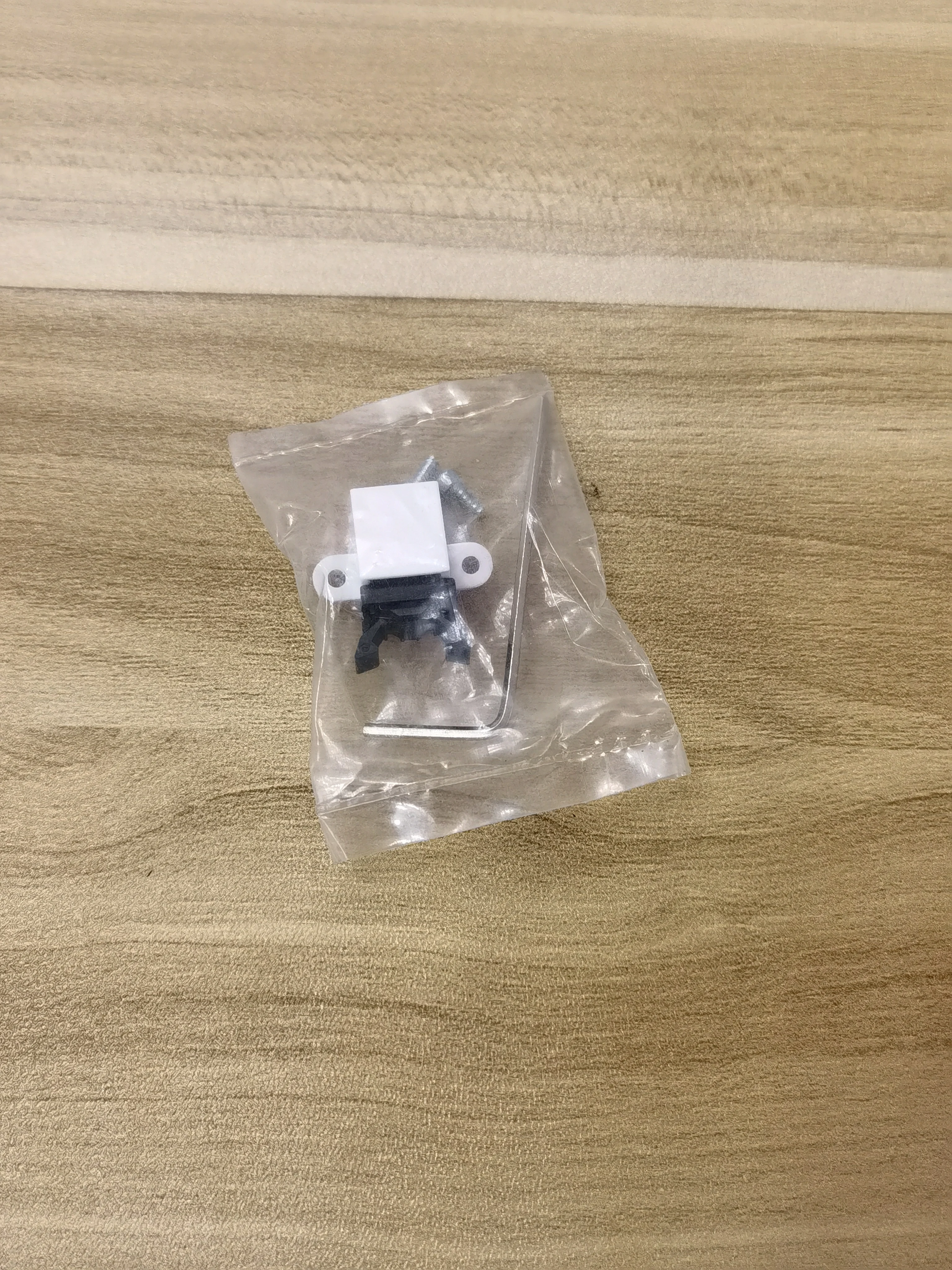 YUNEEC Q500 4K RC Quadcopter spare parts Battery compartment latch/Door catches
YUNEEC Q500 4K RC Quadcopter spare parts Battery compartment latch/Door catches