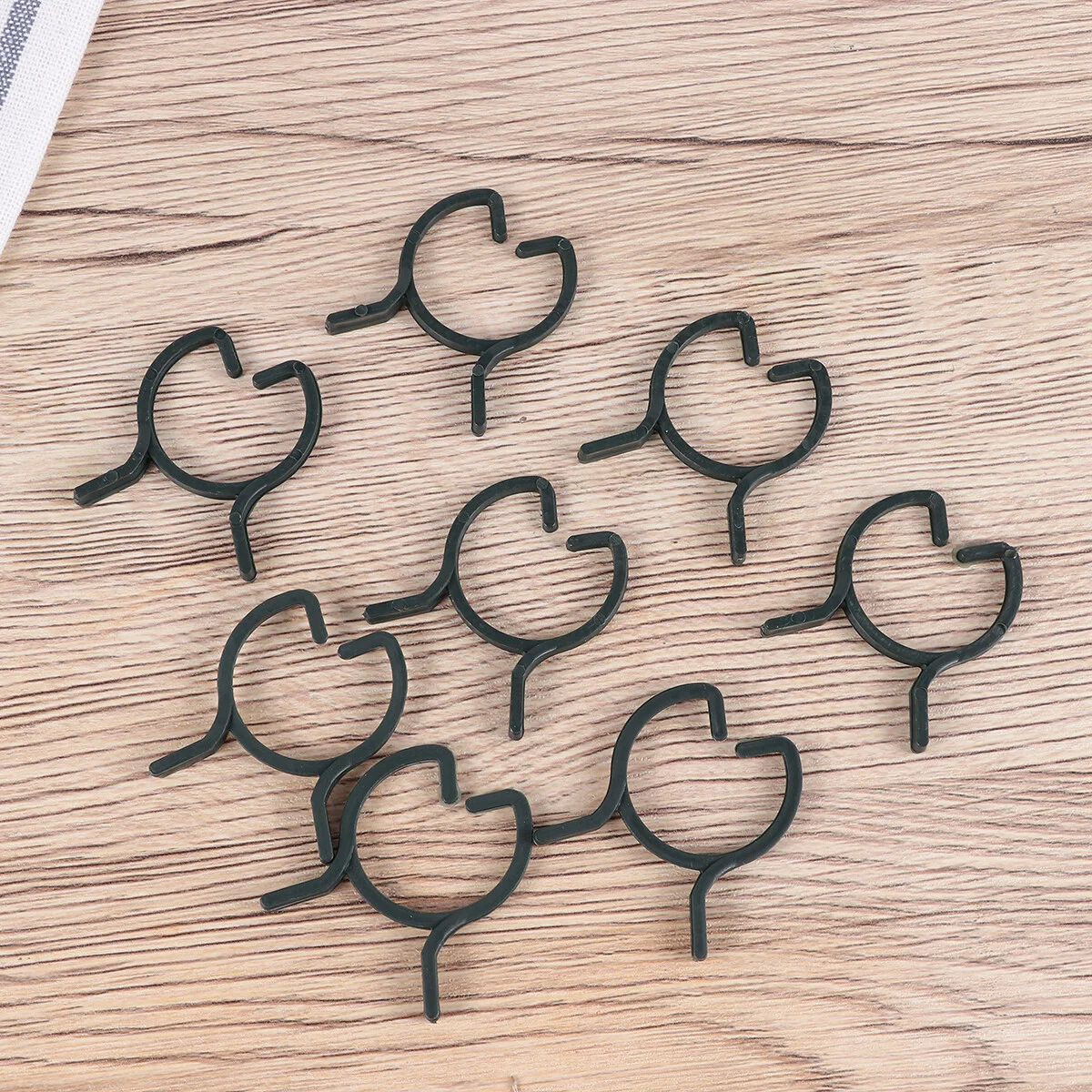 100pcs Support Clips Greenhouse Trellis Clips for Climbing Plants Holding Flower Vine Vegetables ( Dark Green )
100pcs Support Clips Greenhouse Trellis Clips for Climbing Plants Holding Flower Vine Vegetables ( Dark Green )