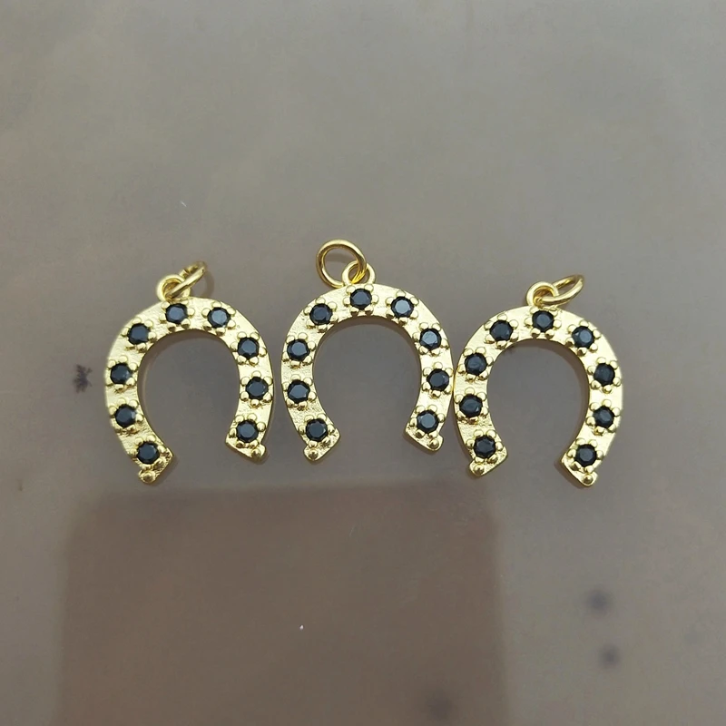 5pcs Elegant Gold Plated Horseshoe Pendant for Women Noble Black Micropave CZ Making Earrings Necklace Jewelry Support Wholesale
5pcs Elegant Gold Plated Horseshoe Pendant for Women Noble Black Micropave CZ Making Earrings Necklace Jewelry Support Wholesale
