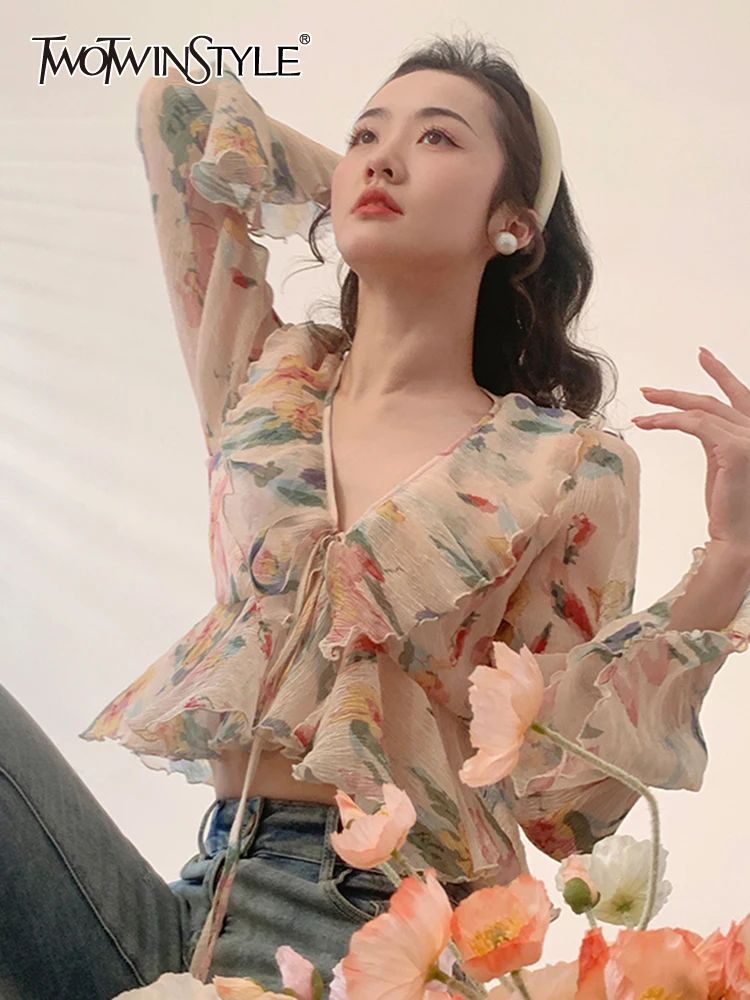 TWOTWINSTYLE Slim Print Blouses Female V Neck Butterfly Sleeve Patchwork Lace Up Hit Color Short Shirts For Women Style 2023 New 
TWOTWINSTYLE Slim Print Blouses Female V Neck Butterfly Sleeve Patchwork Lace Up Hit Color Short Shirts For Women Style 2023 New