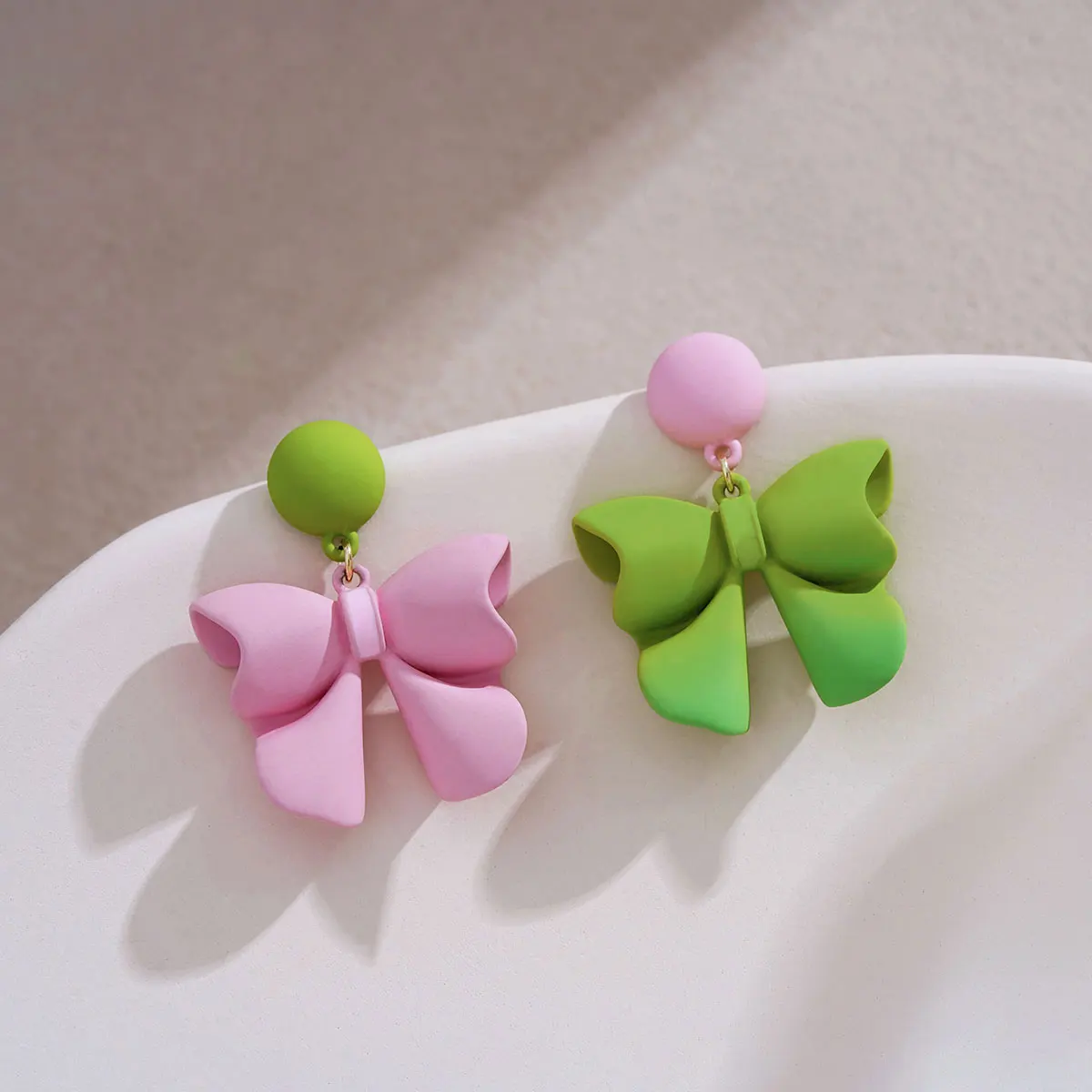 New Earrings Pink Bow Earrings Special Design Earrings Asymmetrical Original Earrings Temperament Green New Earrings for Women
New Earrings Pink Bow Earrings Special Design Earrings Asymmetrical Original Earrings Temperament Green New Earrings for Women
