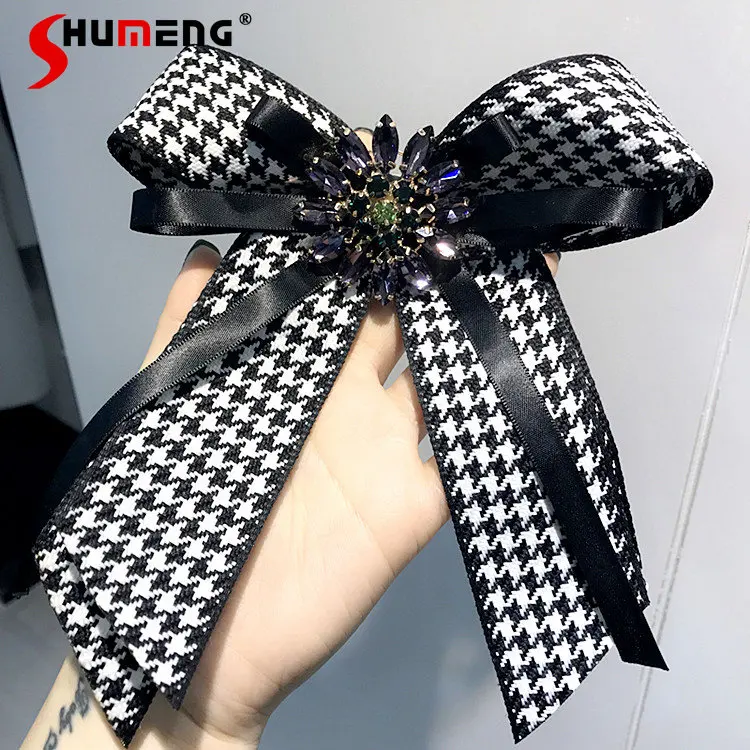 Japanese Style Sweet Oversized Houndstooth Diamond Bow Shirt Bow Tie Brooch Women's Accessories Plaid Bow Tie for Women Blouses
Japanese Style Sweet Oversized Houndstooth Diamond Bow Shirt Bow Tie Brooch Women's Accessories Plaid Bow Tie for Women Blouses