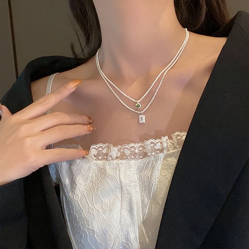 Gypsophila Green Diamond Necklace Women's Light Luxury Design Sense Niche Temperament High-end New Clavicle Chain Accessories
Gypsophila Green Diamond Necklace Women's Light Luxury Design Sense Niche Temperament High-end New Clavicle Chain Accessories