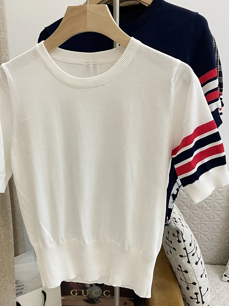 TB tide brand summer four-bar ice silk knitted T-shirt women's thin section simple knitted sweater short-sleeved top round neck
TB tide brand summer four-bar ice silk knitted T-shirt women's thin section simple knitted sweater short-sleeved top round neck