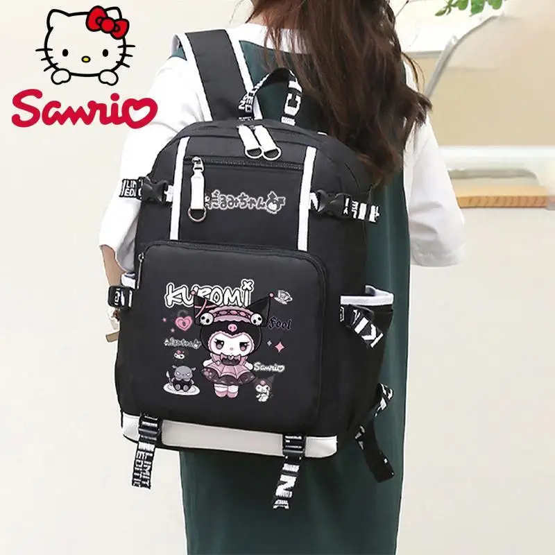 Рюкзак Sanrio Kulomi для мужчин и женщин, милый мультяшный рюкзак для защиты позвоночника, вместительный 
Рюкзак Sanrio Kulomi для мужчин и женщин, милый мультяшный рюкзак для защиты позвоночника, вместительный