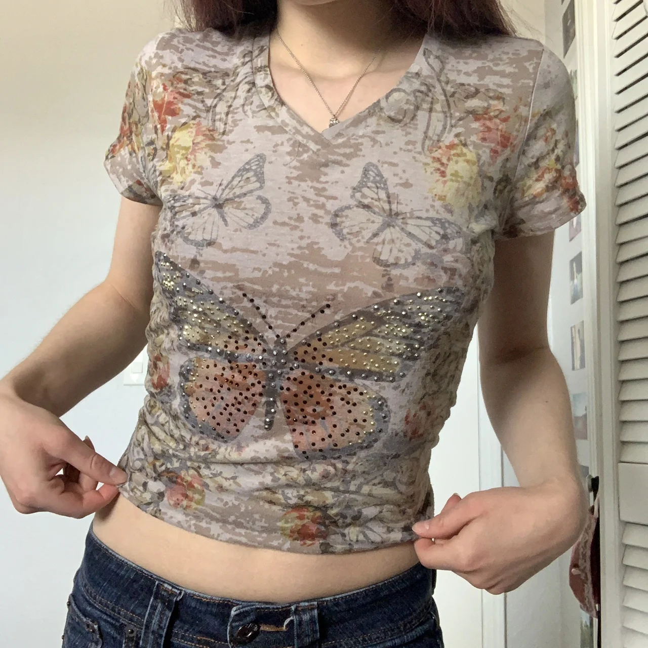 Женский топ-труба, летние кроп-топы с принтом бабочки, стразы, футболка с V-образным вырезом и коротким рукавом для девочек, коричневая уличн...
Женский топ-труба, летние кроп-топы с принтом бабочки, стразы, футболка с V-образным вырезом и коротким рукавом для девочек, коричневая уличн...