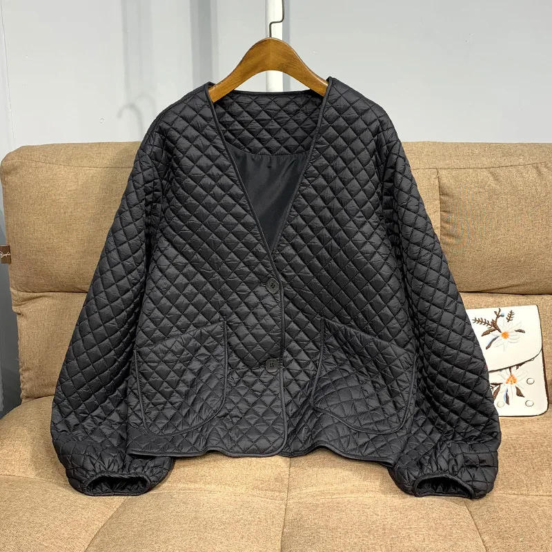 Light and warm women's autumn and winter down jacket V-neck diamond lantern sleeve loose short jacket women
Light and warm women's autumn and winter down jacket V-neck diamond lantern sleeve loose short jacket women