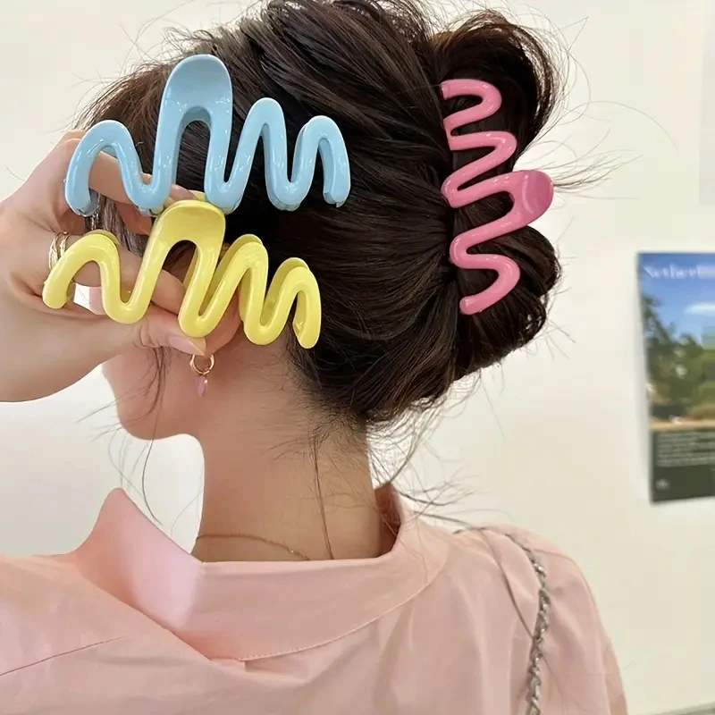 New In Colorful Color Wave Crab Hair Clip Claw For Women Girl Fashion Korean Y2k Large Hairpin Clips Claws Accessories Headdress
New In Colorful Color Wave Crab Hair Clip Claw For Women Girl Fashion Korean Y2k Large Hairpin Clips Claws Accessories Headdress
