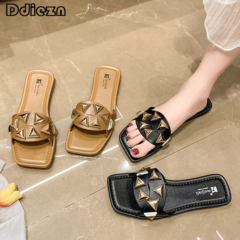 Women Slippers Ladies Outside Flat Slides Modern Sandals Beach Square Toe New 2023 Fashion Casual Flip Flops Metal Female Shoes
Women Slippers Ladies Outside Flat Slides Modern Sandals Beach Square Toe New 2023 Fashion Casual Flip Flops Metal Female Shoes