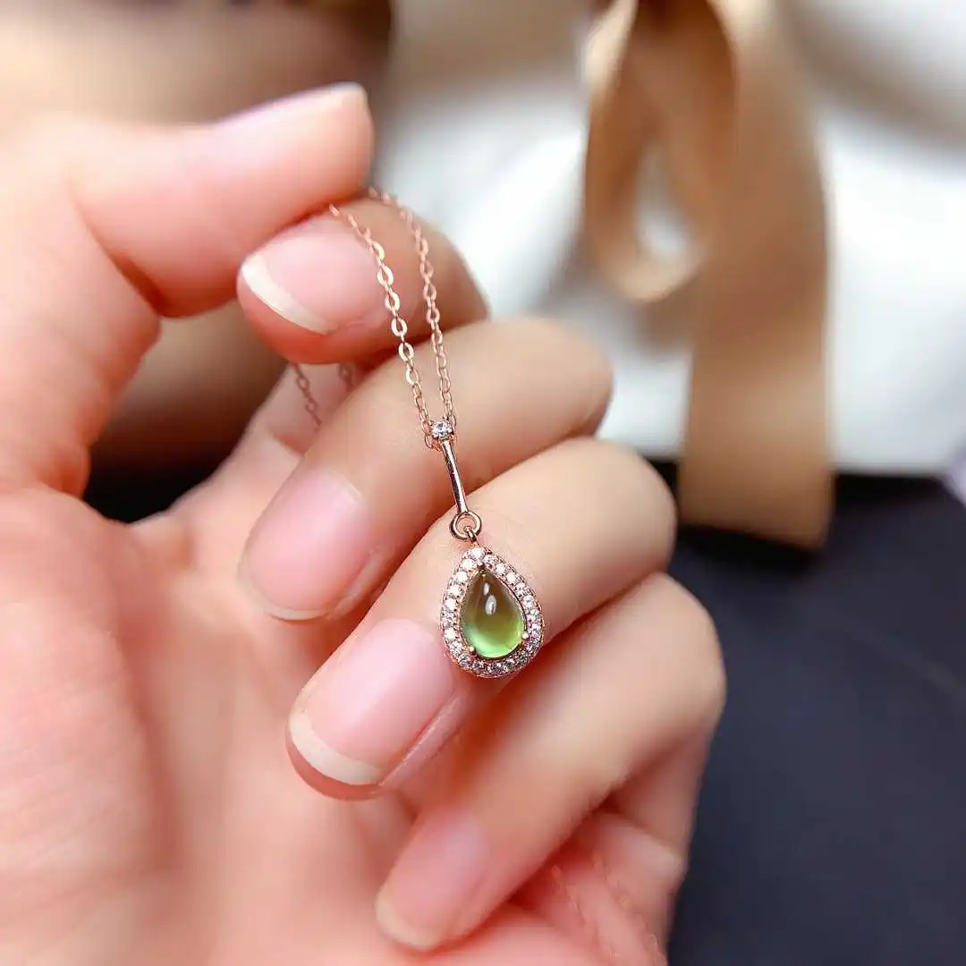 New Natural Grape Stone Pendant Female Crystal Clean Ice Bottom Fluorescent 925 Silver Seiko Mosaic
New Natural Grape Stone Pendant Female Crystal Clean Ice Bottom Fluorescent 925 Silver Seiko Mosaic