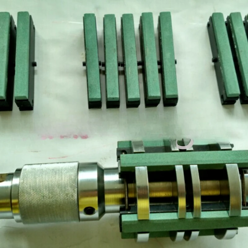 Honing head cylinder manual adjustment type honing range 35-60mm 60-90mm 90-130mm liner grinding head
Honing head cylinder manual adjustment type honing range 35-60mm 60-90mm 90-130mm liner grinding head