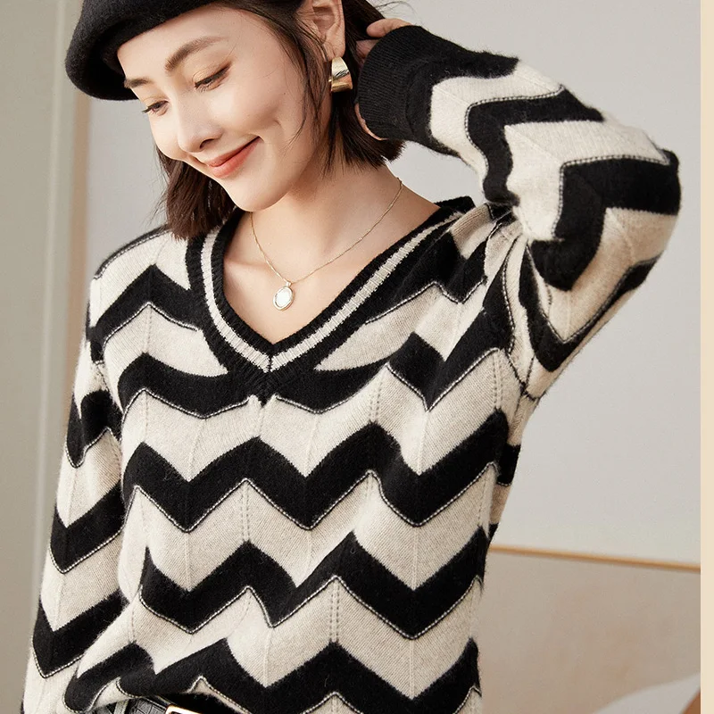 

Autumn and Winter New Women's V-neck Color Contrast Loose Pullover Korean Long Sleeve Sweater Knitted Wool Undercoat