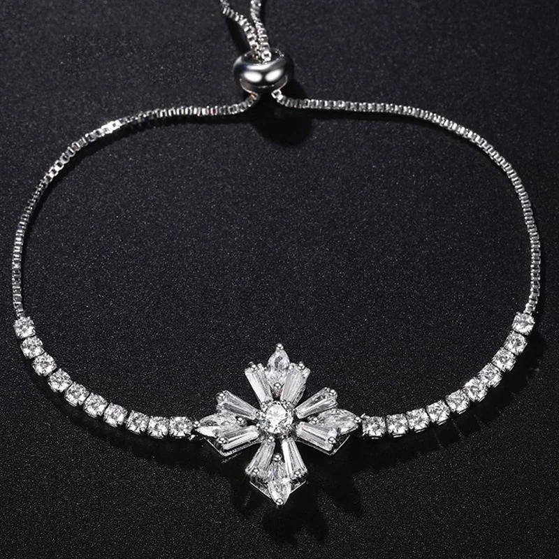 High Quality Fashion Cubic Zircon Four Leaf Clover Bracelet for Women Personality Simple Tennis Bracelets Valentine's Day Gifts 
High Quality Fashion Cubic Zircon Four Leaf Clover Bracelet for Women Personality Simple Tennis Bracelets Valentine's Day Gifts