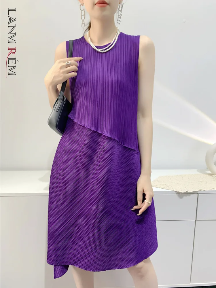 LANMREM Irregular Pleated Dress For Women Round Neck Sleeveless Solid Color Thin A-line Dresses Casual 2023 Summer New 2YA3302
LANMREM Irregular Pleated Dress For Women Round Neck Sleeveless Solid Color Thin A-line Dresses Casual 2023 Summer New 2YA3302