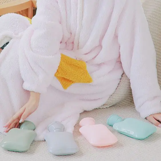 1000ml 2pcsHot & Cold Supplies Winter Water Injection Hot Water Bag Striped Simple Portable Thickened Hand Warmer 1000ml 2 packs
1000ml 2pcsHot & Cold Supplies Winter Water Injection Hot Water Bag Striped Simple Portable Thickened Hand Warmer 1000ml 2 packs