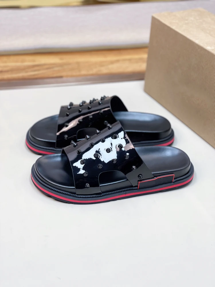 2023 Men's Slippers Summer Rivets Slippers Red Bottom Platform Sandals High Quality Anti-Slip Slippers Outdoor Beach Shoes
2023 Men's Slippers Summer Rivets Slippers Red Bottom Platform Sandals High Quality Anti-Slip Slippers Outdoor Beach Shoes