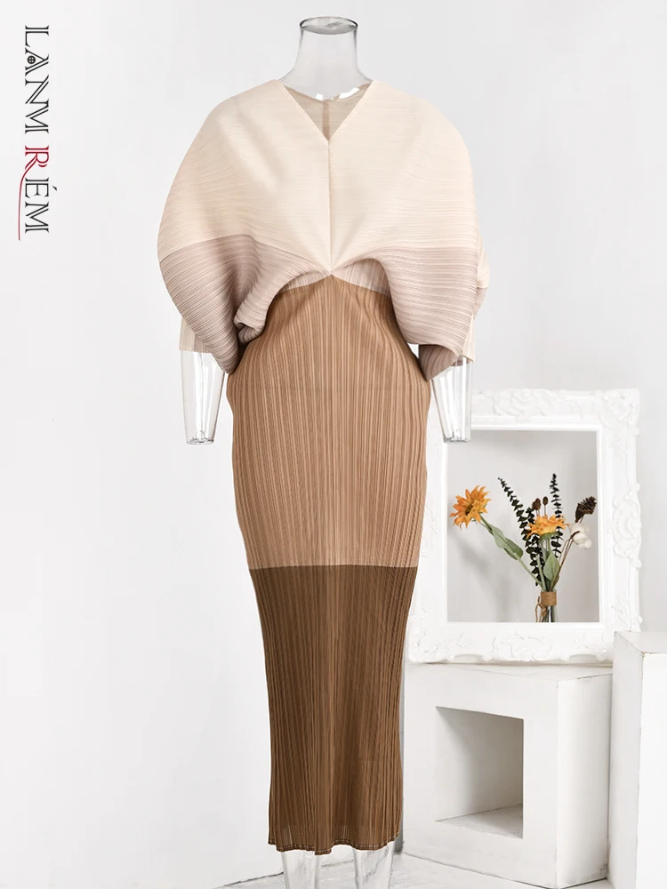 

Женское плиссированное платье LANMREM, контрастное платье с v-образным вырезом и рукавами «летучая мышь», модная одежда 2023, 2YAa2698