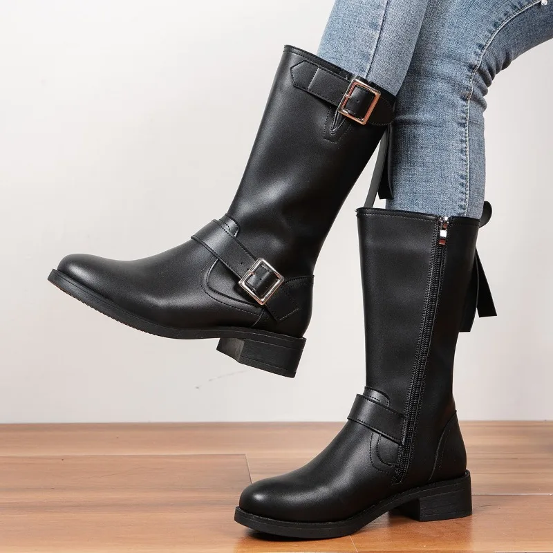 2023 Hot Sale Shoes for Women Zipper Women's Boots Autumn Round Toe Solid Buckle Decoration Mid-Calf Chunky Heels Fashion Boots
2023 Hot Sale Shoes for Women Zipper Women's Boots Autumn Round Toe Solid Buckle Decoration Mid-Calf Chunky Heels Fashion Boots