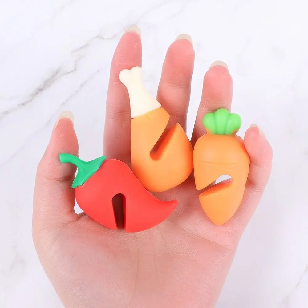 

4 PCS Carrot Cute Chili Shape Soup Silicone Pot Lid Lifters Creative Spill-Proof Anti Overflow Device Preventer