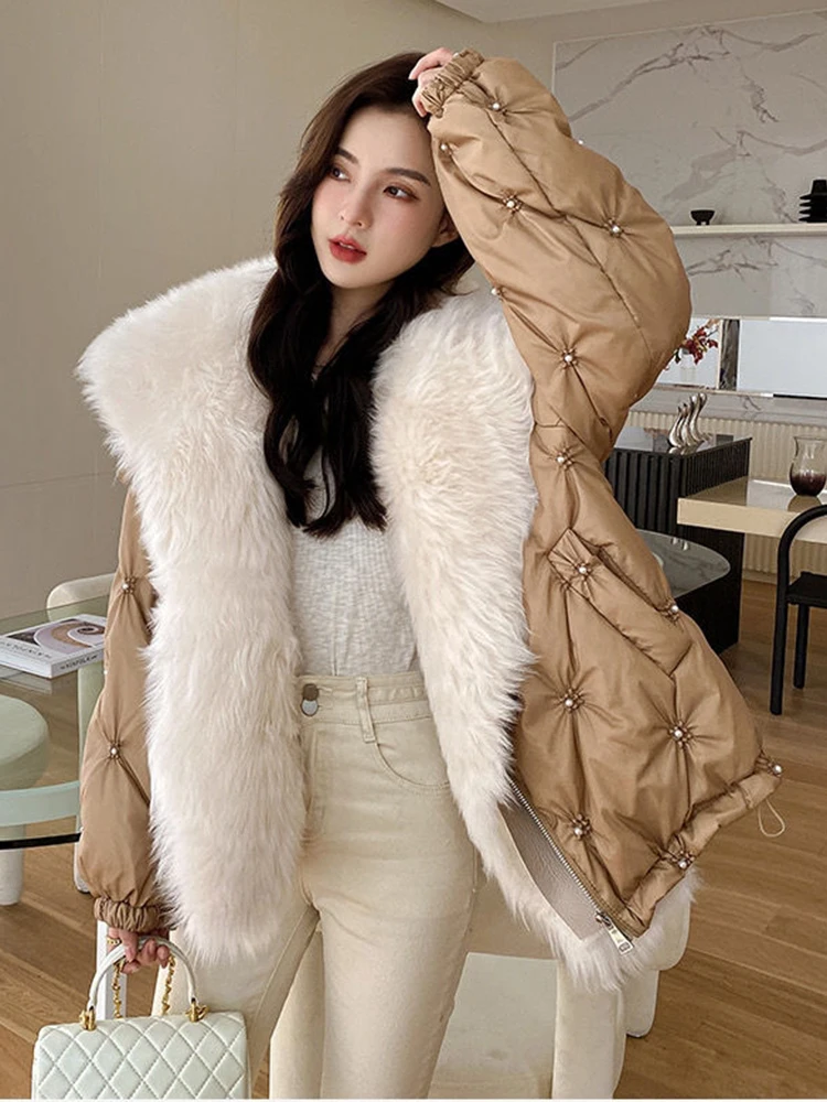 KBAT 2022 Fluffy Faux Fur Warm Parkas Winter Duck Down Jacket Bat Sleeve Women Oversized Coat Big Fur Women Windproof Outerwear
KBAT 2022 Fluffy Faux Fur Warm Parkas Winter Duck Down Jacket Bat Sleeve Women Oversized Coat Big Fur Women Windproof Outerwear