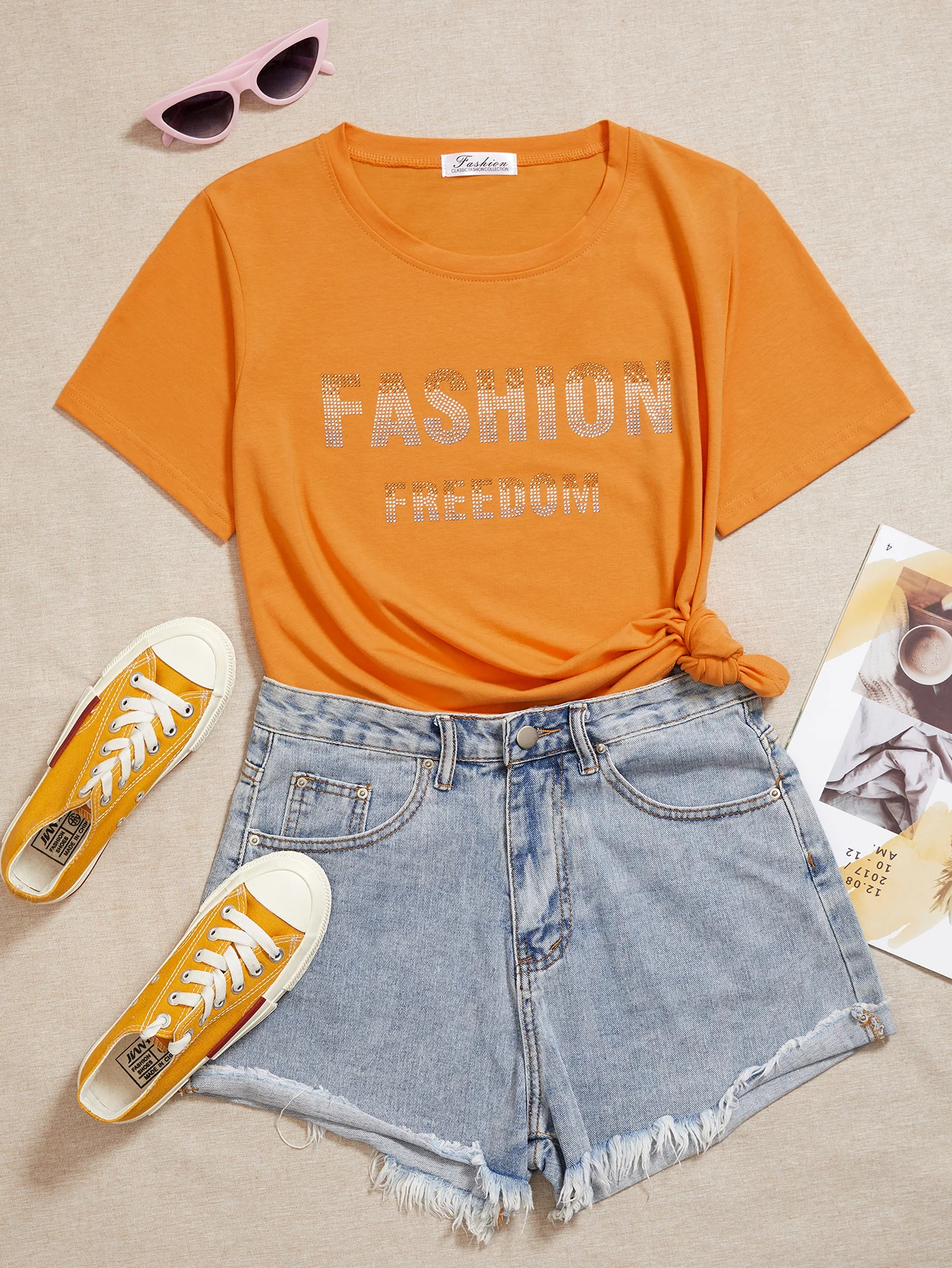 Freedom Letter Hot Drilling Diamond Women Summer T-shirt Fashion Cotton Bottoming Short Sleeve Pullovers Female
Freedom Letter Hot Drilling Diamond Women Summer T-shirt Fashion Cotton Bottoming Short Sleeve Pullovers Female
