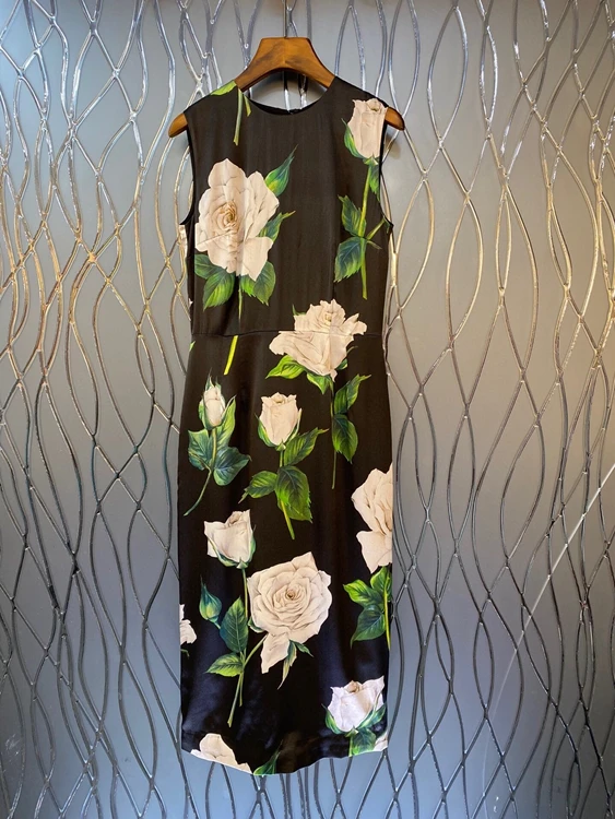 2022 new women fashion flower print sleeveless elegant and generous slim midi dress 510 
2022 new women fashion flower print sleeveless elegant and generous slim midi dress 510