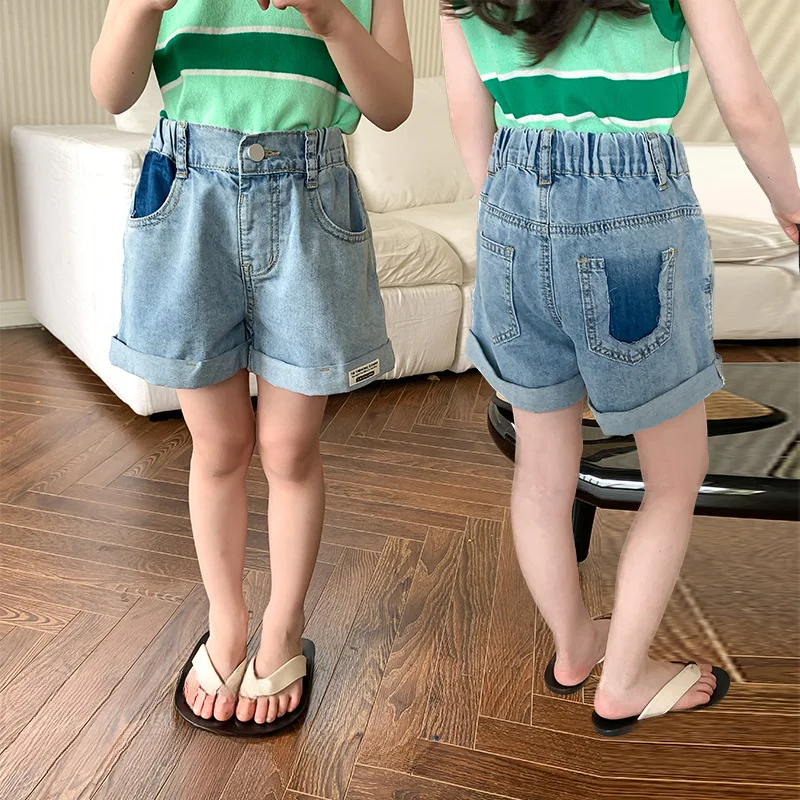 Korean style Baby girls contrast color denim shorts Kids all-match casual curled denim shorts
Korean style Baby girls contrast color denim shorts Kids all-match casual curled denim shorts