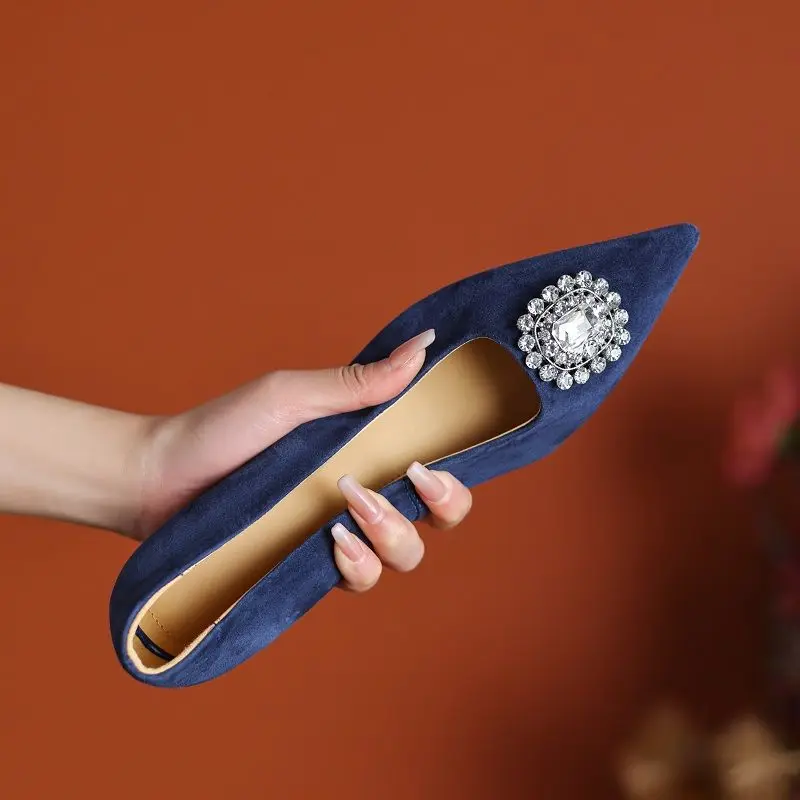 Elegant Ladies Retro Shoes On Heel With Crystals Pointed Toe Pumps Slip On Women Pumps 4.5cm Dress Shoes Sheepsuede Med Heels
Elegant Ladies Retro Shoes On Heel With Crystals Pointed Toe Pumps Slip On Women Pumps 4.5cm Dress Shoes Sheepsuede Med Heels