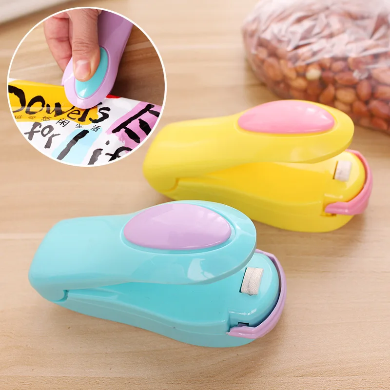 Kitchen Accessories Tools Mini Portable Food Clip Heat Sealing Machine Sealer Home Snack Bag Sealer Kitchen Utensils Gadget
Kitchen Accessories Tools Mini Portable Food Clip Heat Sealing Machine Sealer Home Snack Bag Sealer Kitchen Utensils Gadget