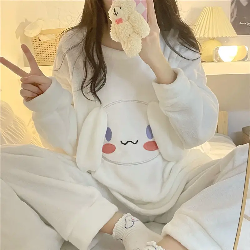 Kawaii Sanrio My Melody Kuromi Cinnamoroll Коралловая флисовая Пижама женская осенне-зимняя утепленная флисовая модель
Kawaii Sanrio My Melody Kuromi Cinnamoroll Коралловая флисовая Пижама женская осенне-зимняя утепленная флисовая модель