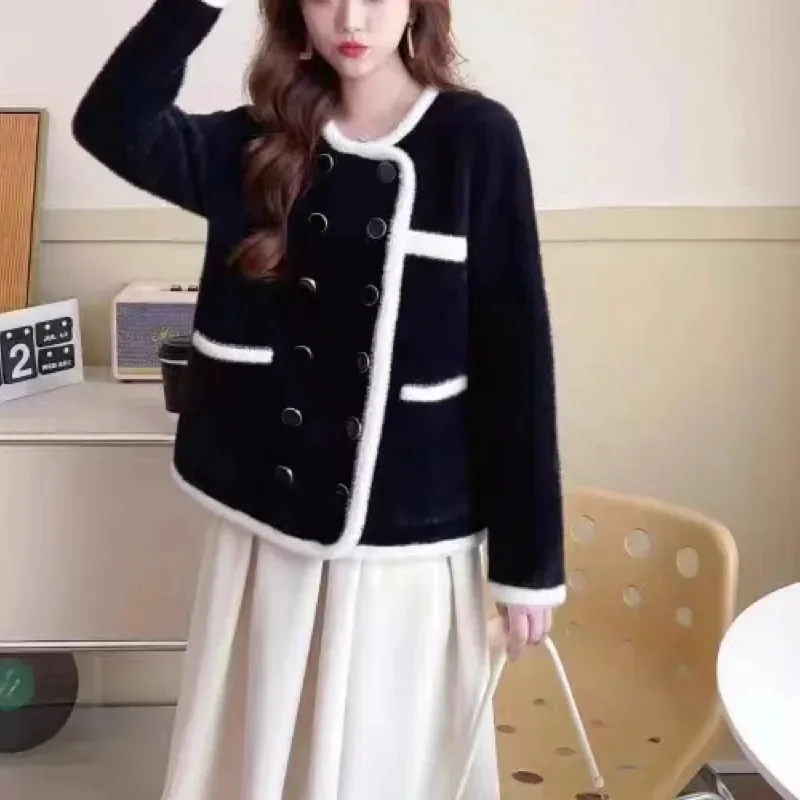 OLOMM Winter Warm Knitted Cardigan Sweater Pockets O Neck Double Breasted Design Korean Fashion Senior Fur Loose Outerwear
OLOMM Winter Warm Knitted Cardigan Sweater Pockets O Neck Double Breasted Design Korean Fashion Senior Fur Loose Outerwear