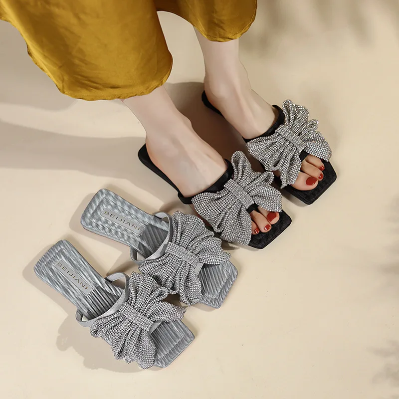 2022 Summer Women's Shoes New Square Toe Half Slippers Women's Outdoor Bowknot Rhinestone Square Flat Sandals
2022 Summer Women's Shoes New Square Toe Half Slippers Women's Outdoor Bowknot Rhinestone Square Flat Sandals