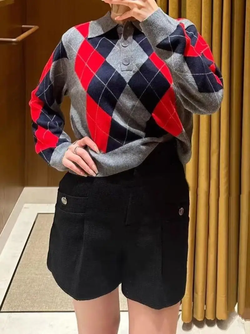 Women Sweater Argyle Color Contrast Front Buttons Turn Down Collar Long Sleeve Vintage Knit Pullover
Women Sweater Argyle Color Contrast Front Buttons Turn Down Collar Long Sleeve Vintage Knit Pullover