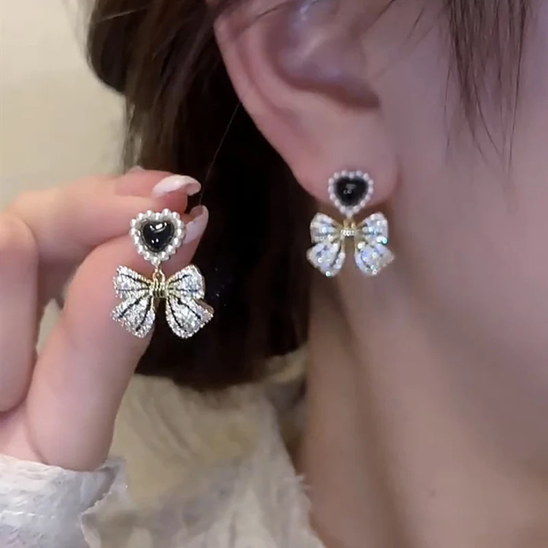 Korean Fashion Love Heart Bowknot Stud Earrings For Women Exquisite Zircon Crystal Flower Pearl Earring Wedding Party Jewelry
Korean Fashion Love Heart Bowknot Stud Earrings For Women Exquisite Zircon Crystal Flower Pearl Earring Wedding Party Jewelry