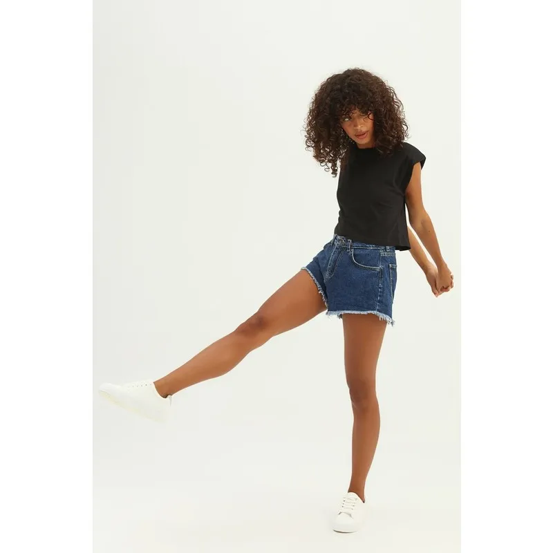 With shoulder pads Basic Crop T-Shirt Black T Shirt Y2K Top Nostalgic Summer Women T-Shirt Anime Bluz 
With shoulder pads Basic Crop T-Shirt Black T Shirt Y2K Top Nostalgic Summer Women T-Shirt Anime Bluz