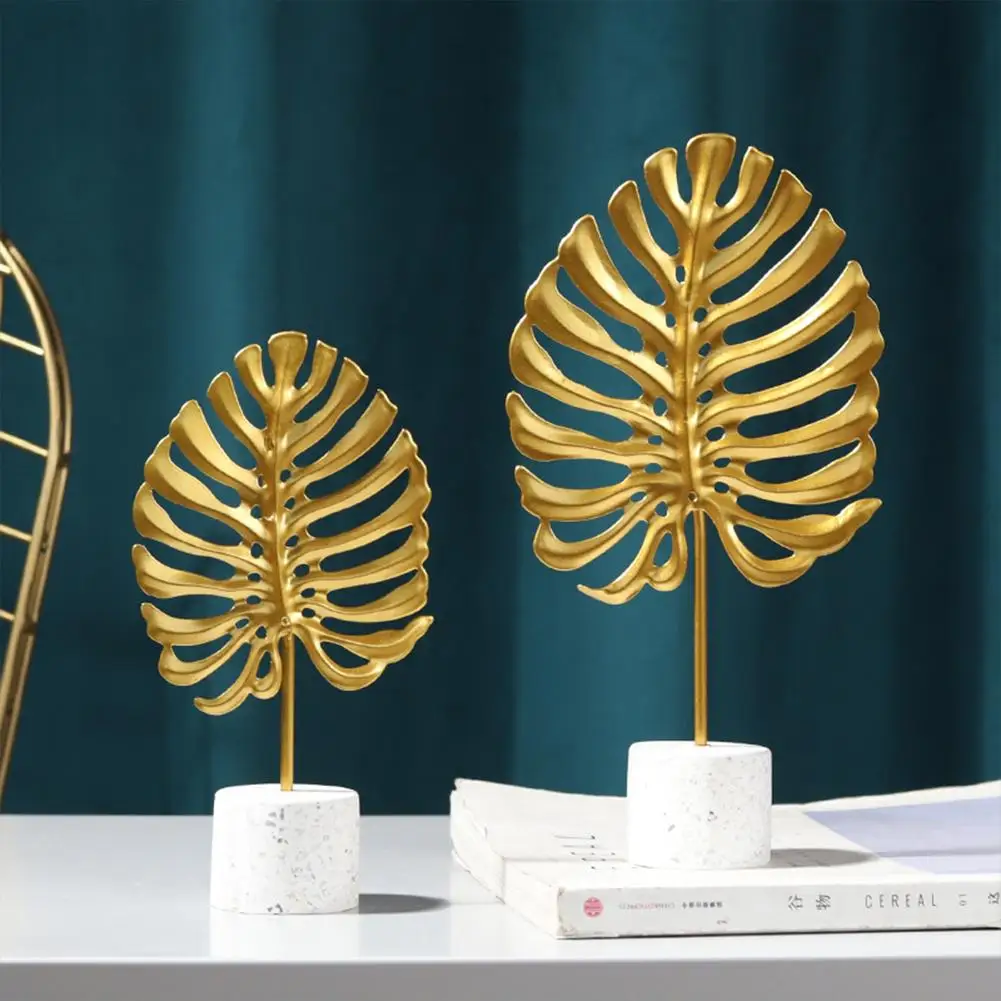 Light Luxury Golden Monstera Leaf Metal Ornaments Innovative Home Living Room Wine Cabinet Porch Desktop Decoration
Light Luxury Golden Monstera Leaf Metal Ornaments Innovative Home Living Room Wine Cabinet Porch Desktop Decoration