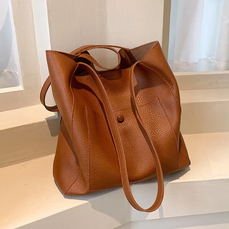 2022 Summer New Retro Fashion Luxury All-match High-quality Commuter Shoulder Bag Tote Bag Simple Large-capacity Bag for Women
2022 Summer New Retro Fashion Luxury All-match High-quality Commuter Shoulder Bag Tote Bag Simple Large-capacity Bag for Women