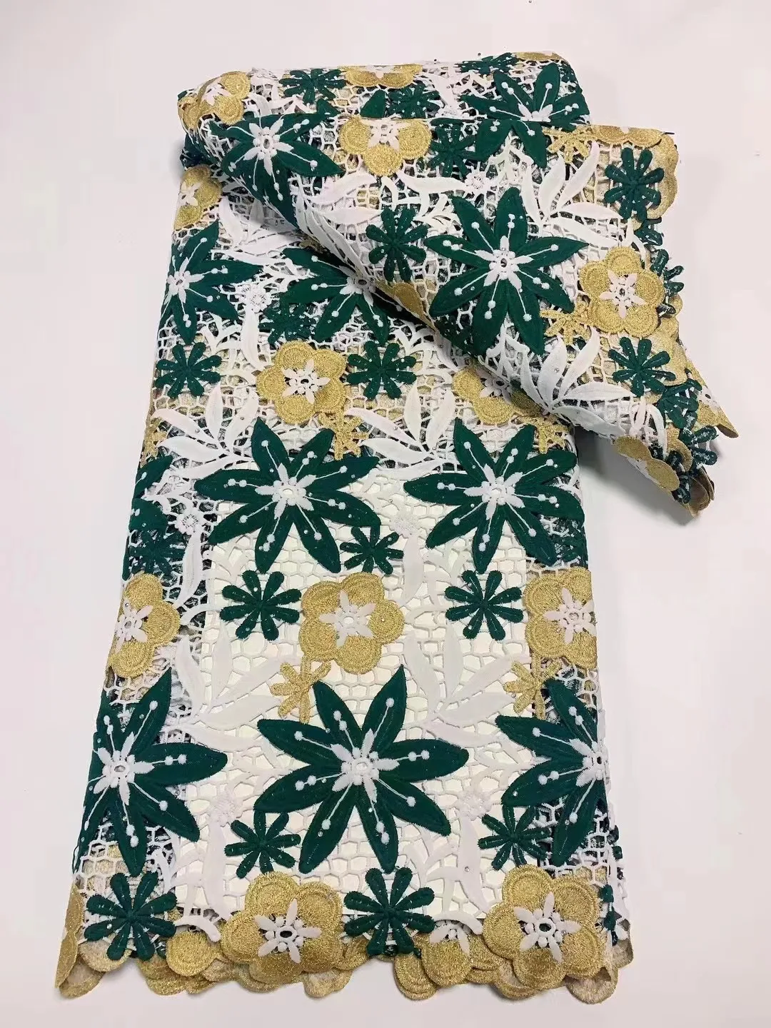 Latest Green/Gold African Guipure Cord Lace Fabric 2023 High Quality Water Soluble Nigeria Fabrics For Sewing Women Party Dress
Latest Green/Gold African Guipure Cord Lace Fabric 2023 High Quality Water Soluble Nigeria Fabrics For Sewing Women Party Dress