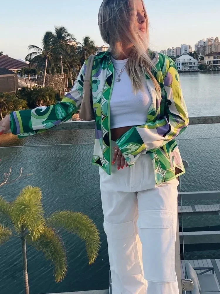 2022 Women Spring New Fashion Floral Print Loose Blouses Vintage Long Sleeve Button-up Female Shirts Blusas Chic Tops+skirt suit
2022 Women Spring New Fashion Floral Print Loose Blouses Vintage Long Sleeve Button-up Female Shirts Blusas Chic Tops+skirt suit