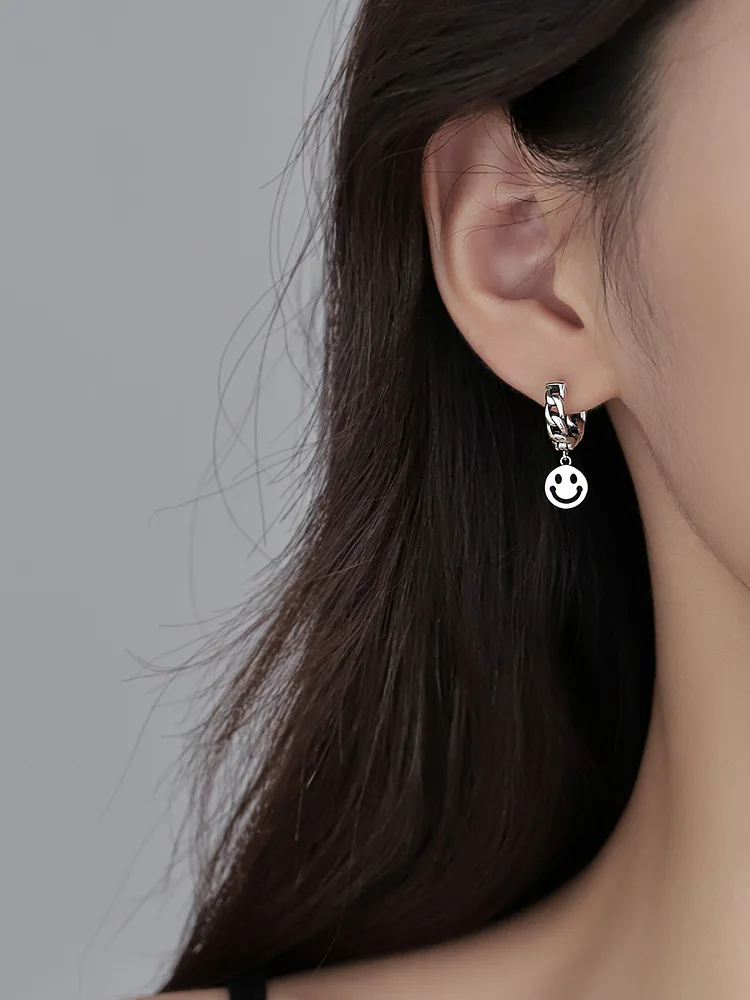 Trend Smiley S925 Silver Earrings For Women Designer Luxury Aesthetic Vintage Ear Studs Crystal Simple Fashion
Trend Smiley S925 Silver Earrings For Women Designer Luxury Aesthetic Vintage Ear Studs Crystal Simple Fashion