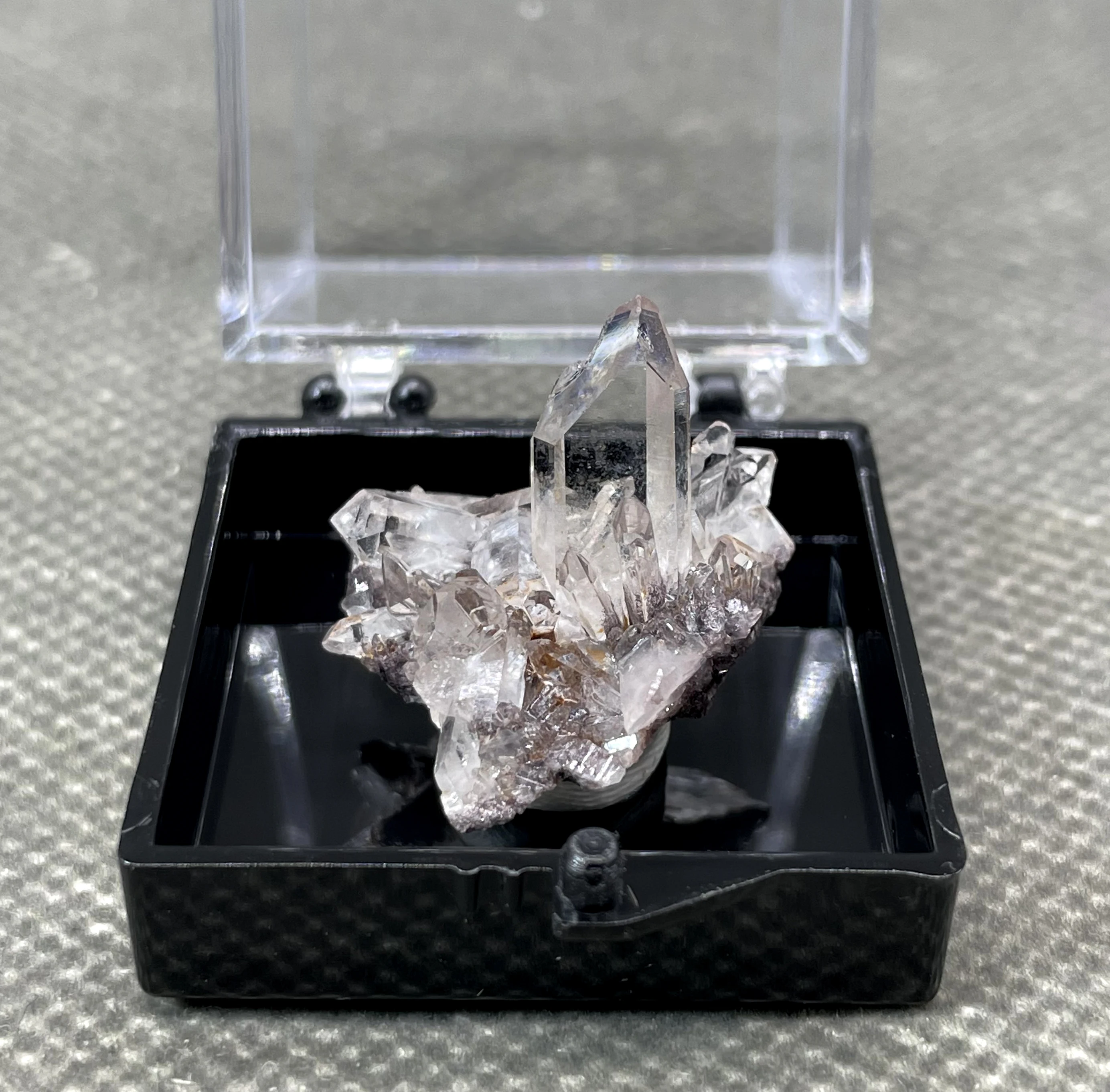 Best ! 100% natural Inner Mongolia Green Fluorescence Hyalite mineral specimen quartz + box size 3.4cm
Best ! 100% natural Inner Mongolia Green Fluorescence Hyalite mineral specimen quartz + box size 3.4cm