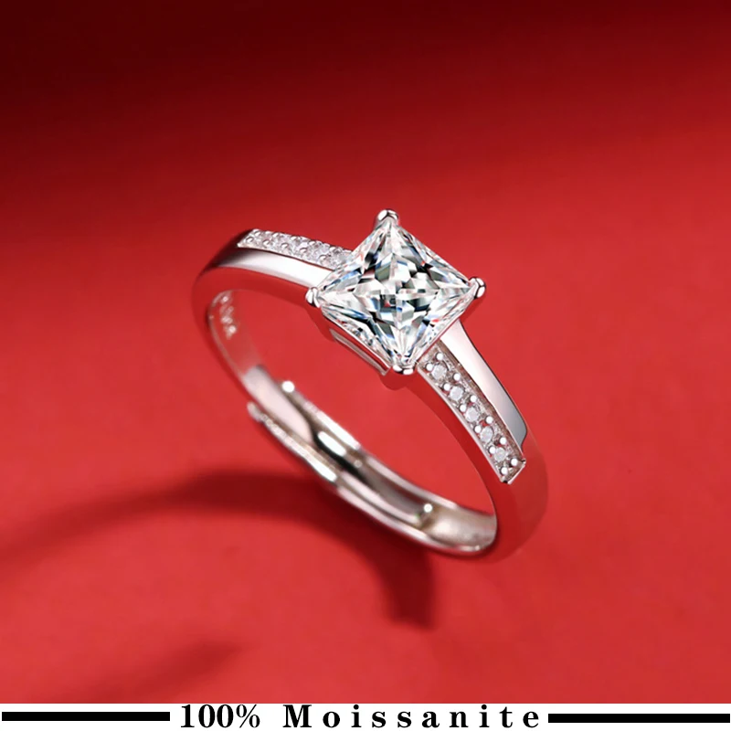 Real 1 Carats D Color Moissanite Wedding Rings For Women 100% 925 Sterling Silver Sparkling Engagement Party Fine Jewelry
Real 1 Carats D Color Moissanite Wedding Rings For Women 100% 925 Sterling Silver Sparkling Engagement Party Fine Jewelry