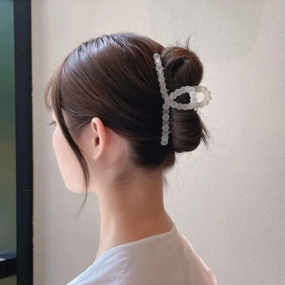 1 Piece Frosted Transparent Hairpin Cute Hairpin Grabber Women's Back Head Versatile Women's Headwear Korean
1 Piece Frosted Transparent Hairpin Cute Hairpin Grabber Women's Back Head Versatile Women's Headwear Korean