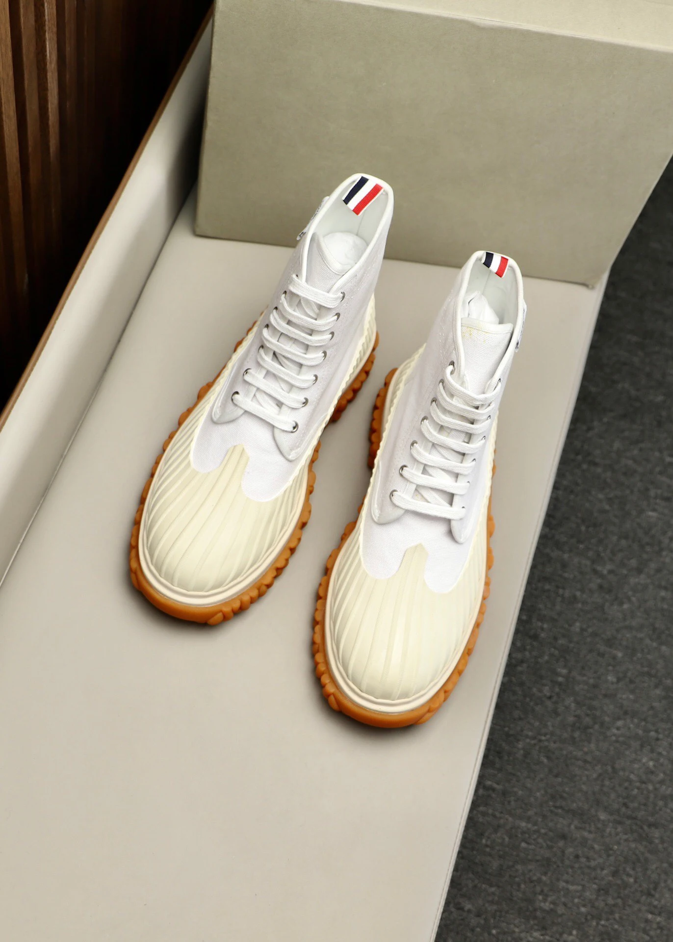 TB THOM Ankle Boots Luxury Brand Genuine Leather Women Shoes Round Toe Low Heeled Lace Up Boots Comfort Botas De Muje Shoe 
TB THOM Ankle Boots Luxury Brand Genuine Leather Women Shoes Round Toe Low Heeled Lace Up Boots Comfort Botas De Muje Shoe