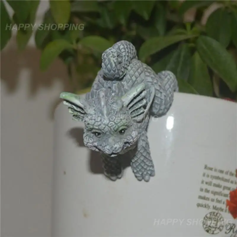 Craft Small Dinosaur Statue Dinosaur Set Gardening Garden Decoration Decorative Resin Little Dinosaur Hanging Flower Pot
Craft Small Dinosaur Statue Dinosaur Set Gardening Garden Decoration Decorative Resin Little Dinosaur Hanging Flower Pot