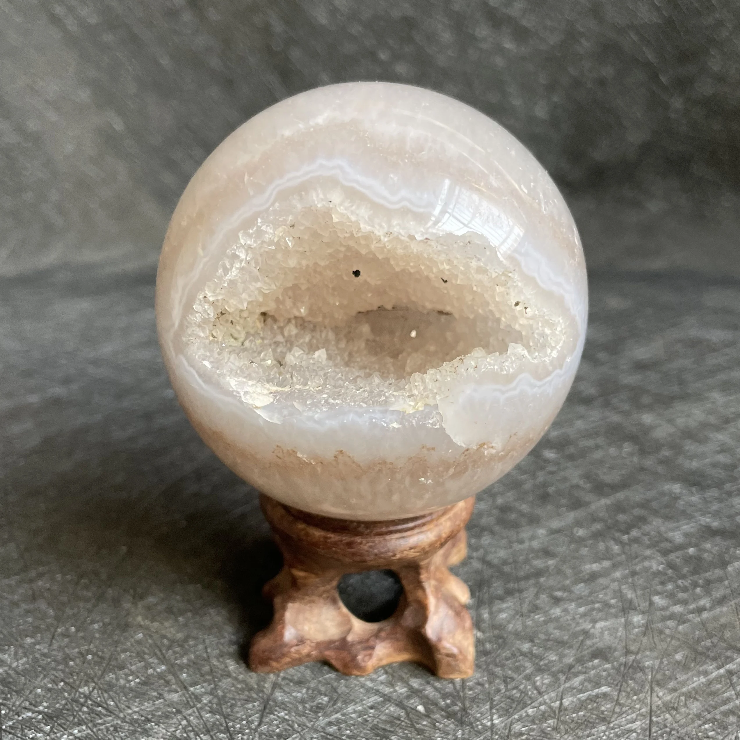 260g Natural Carnelian Crystal Ball Agate Geode Sphere Rock Decoration Rough Polished Quartz Stone Healing 
260g Natural Carnelian Crystal Ball Agate Geode Sphere Rock Decoration Rough Polished Quartz Stone Healing